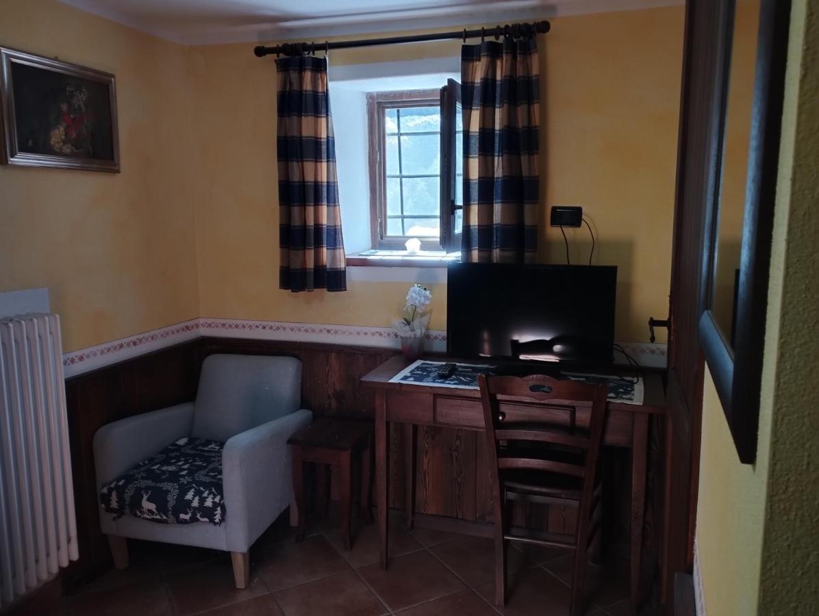 Chambres D'Hotes Les Fleurs Pila  Esterno foto